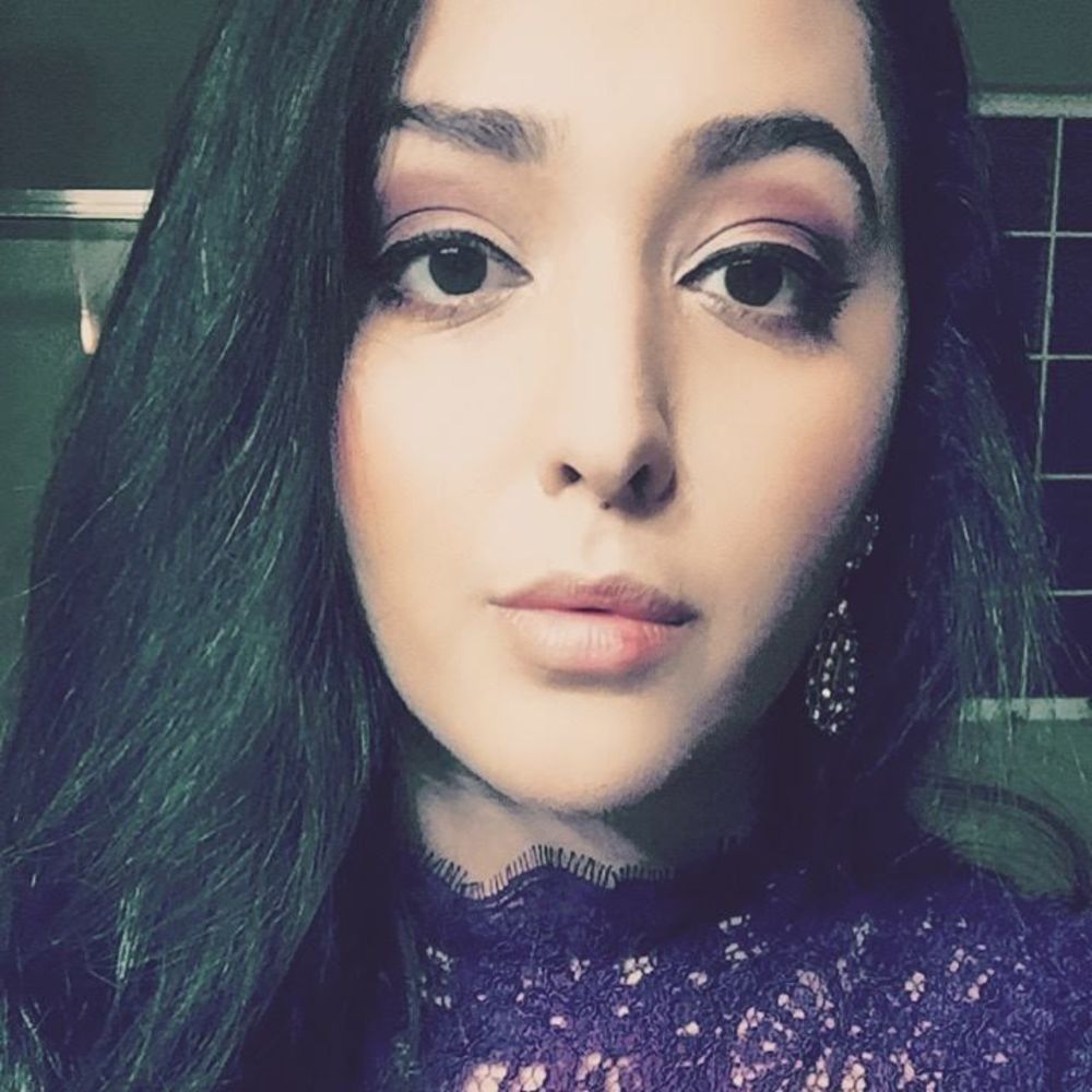 Meet your Posher, Paola